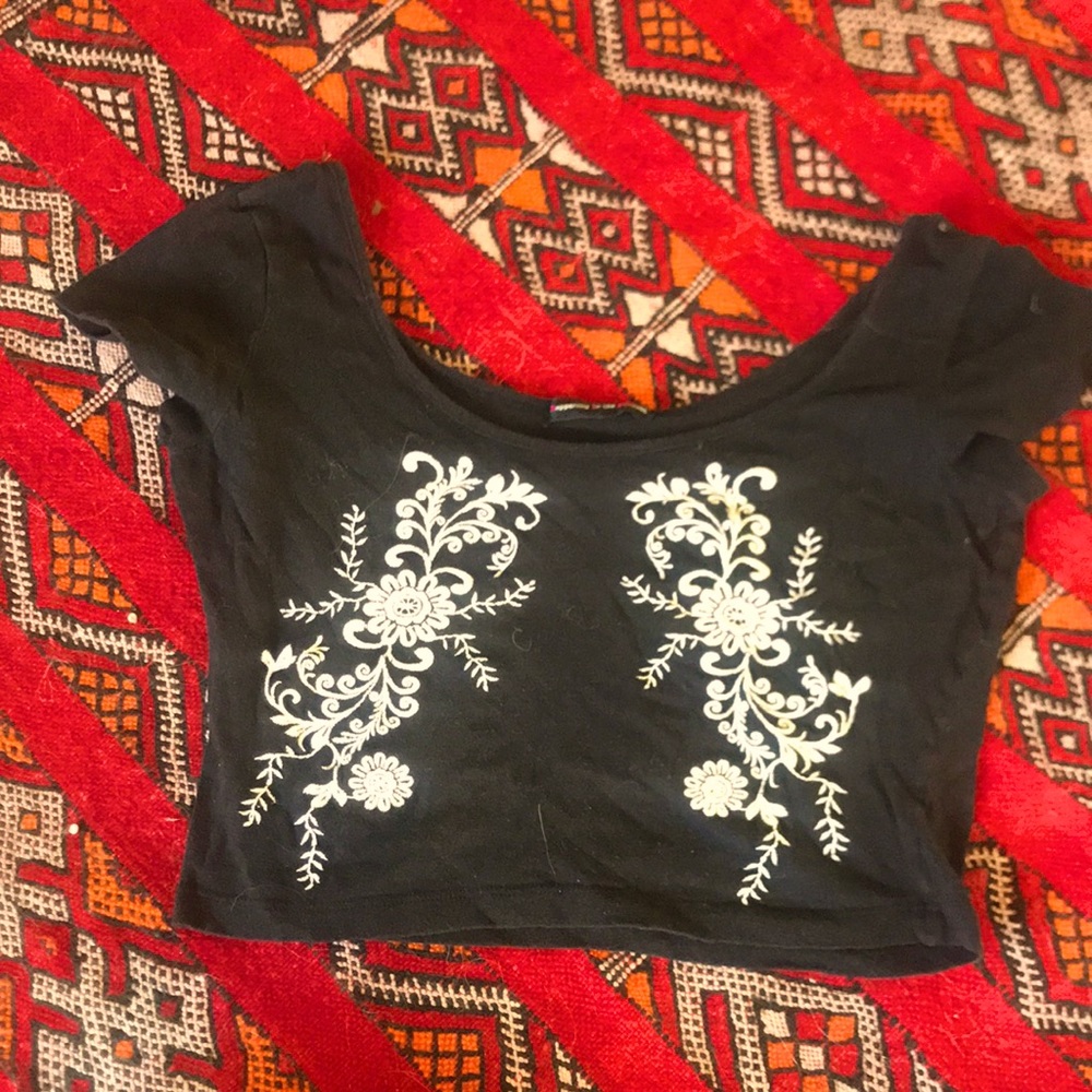 Embroidered black crop top